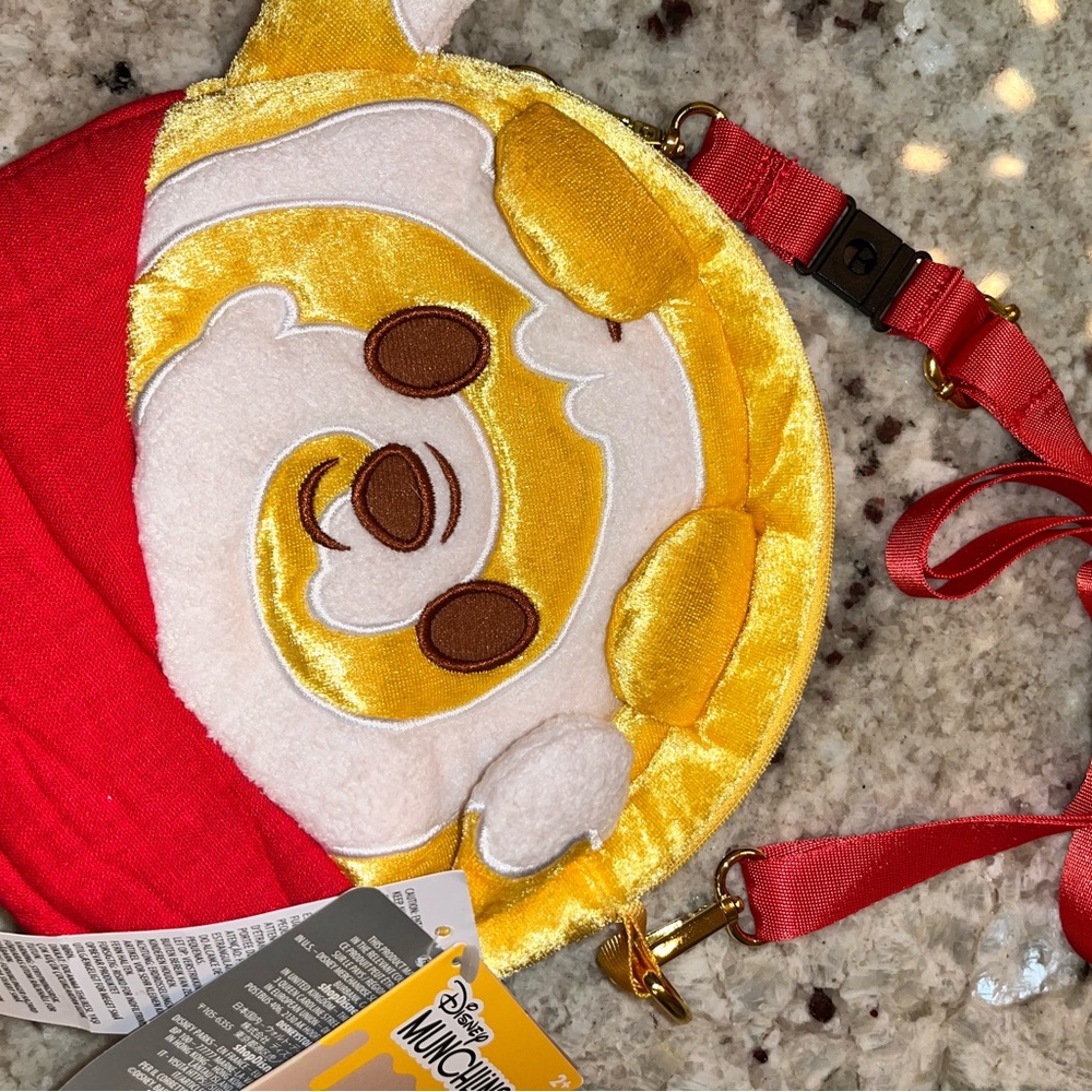 Disney Munchling Winnie the Pooh Honey Cake Crossbody Purse